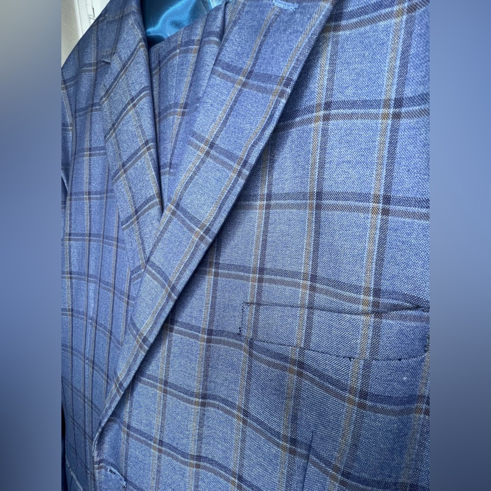Blue pinstripe suit - Picture 2 of 3